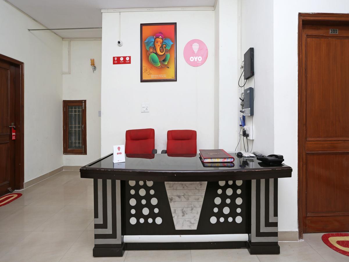 Oyo 8910 Celeste Inn Грейтър Нойда Екстериор снимка
